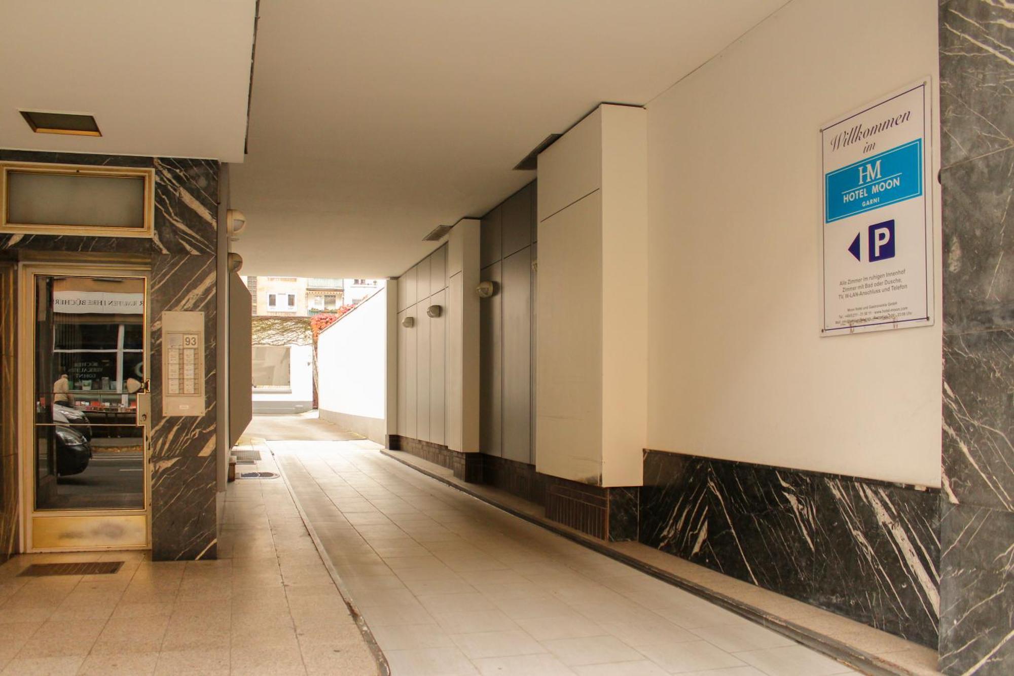 Hotel Moon Dusseldorf Bagian luar foto